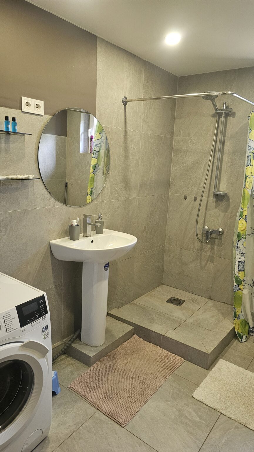 Будинок всередині